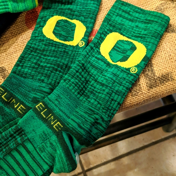 U of Oregon Socks - Picture 1 of 2